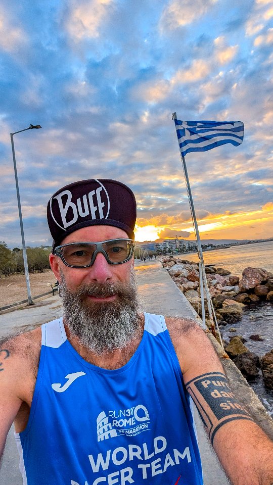 Gibt es etwas schöneres, als im November am Meer zu laufen?

#laufen #running #athen #athens #greece #meer #morgenstimmung