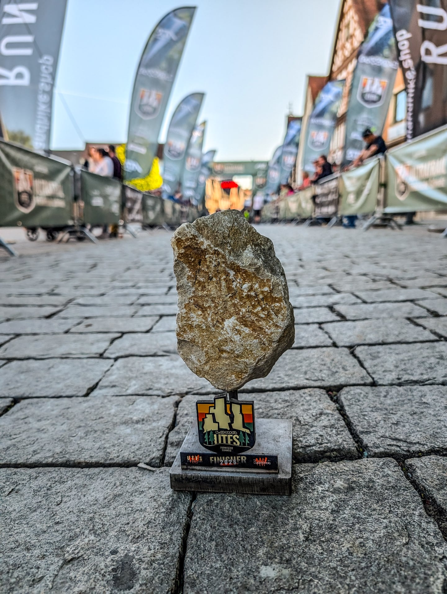 Medalmonday 🏅

Eindeutig die schönste Medaille bei einem Lauf 😊
@ultratrailfraenkischeschweiz 

#medalmonday #medaille #ultrarunning #running #medal